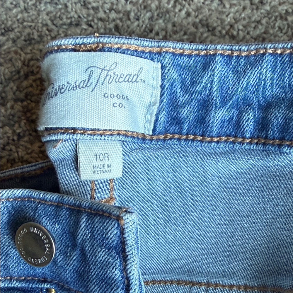 Universal Thread Wide-Leg High-Rise Jeans in Light Blue - Picture 2 of 4